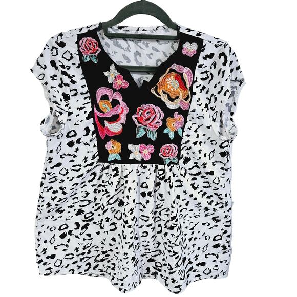 Boutique Women's S Embroidered Floral Neck Blouse Mixed Animal Print Cheetah - Picture 1 of 5
